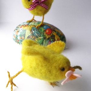 A Download PDF instructions  to make your very own Easter Chick Designed By Miss Bumbles