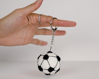 Handgemachter Fußball Schlüsselanhänger - Gehäkeltes Sport-Accessoire, Fußball-Fan Geschenk, Athleten Schlüsselanhänger, Häkelball Schlüsselanhänger