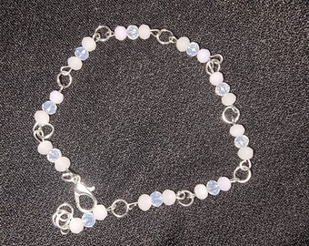 Stylish blue beaded bracelet - modern geometric jewelry - versatile accessory for any outfit