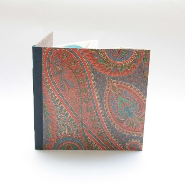 Paisley Patterned Case For Up to 4 DVD/CDs