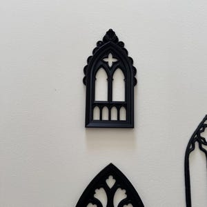 Arte murale delle finestre delle cattedrali in stile gotico vittoriano | Cornice da parete ispirata allo stile Dark Academia e al Barocco per interni gotici