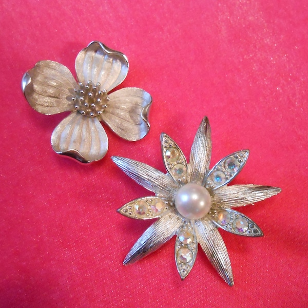Crown Trifari Dogwood Flower brooch /EMMONS Flower Pin/Brooch * Aurora Borealis Crystals * Faux Pearl * Classic Vintage