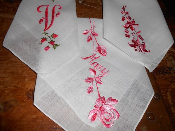 Trio of vintage Hankies - image 4