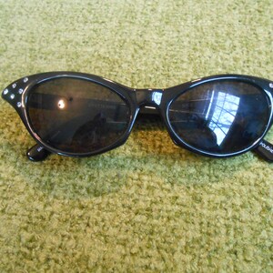 DYCE CATEYE Sunglasses RHINESTONES Black Frames Taiwan hand polished
