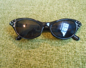 DYCE CATEYE Sunglasses RHINESTONES Black Frames Taiwan hand polished
