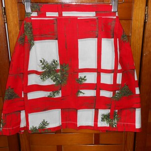 Amazing NOS Christmas apron, Window panes, Bows of pine, Crisp never used, small size, Perfect, Deck the Halls