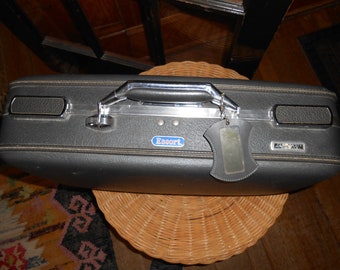 Vintage American Tourister Escort Briefcase, top carry handle, Combination lock, Set Photo Prop, Retro storage,