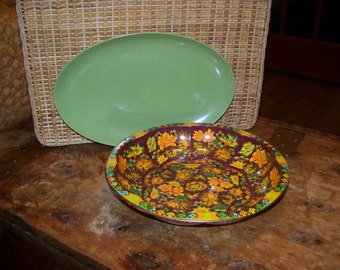 Two vintage plates/trays