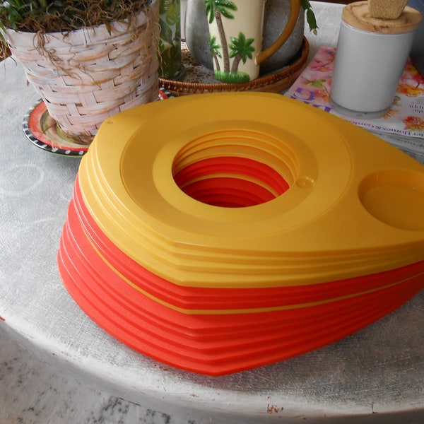Vintage Atomic Style Plastic Paper Plate And Cup Holder Retro Mid Century Kitchen Yellow and Orange Picnic BBQ Outdoor Dining Set Of 14