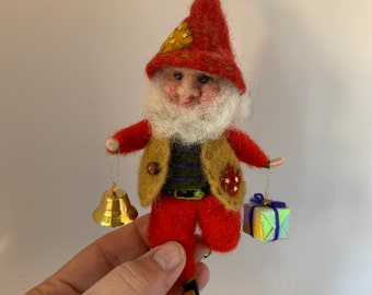 Enano de fieltro de aguja, inspirado en Waldorf, enano de fieltro, enano de Navidad, decoración navideña, gnomo de Navidad, muñeca de arte, enano de lana, gnomo de lana