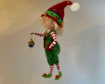 Needle felted elf, Waldorf inspired, felted elf, Christmas doll, Christmas decoration, Christmas gift, wool doll, elf, wool elf, green red