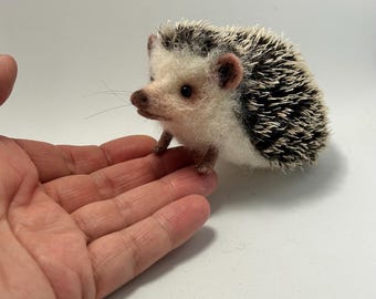Needle felted hedgehog, Hedgehog, wool animal, wool hedgehog