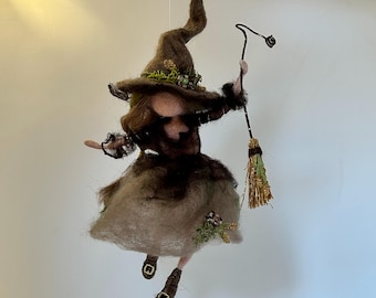 ニードルフェルトの魔女、ウォルドルフ教育にインスパイアされたフェルト人形、フェルトの魔女、魔女、フェルティング、ハロウィーンの飾り、ほうきを持った魔女、ウール人形、ほうき
