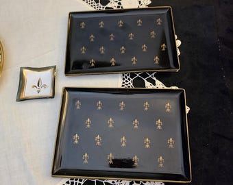 Vintage Fleur de Lis Lacquer Trays by Davar with a Houze Glass Square