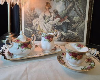 Vintage Royal Albert Old Country Roses with 22 kt Gold Accents