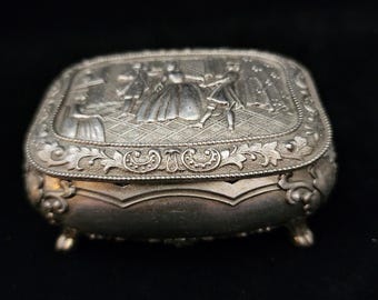 Vintage Jewerly/Trinket Casket with Couple Dancing to a Violin