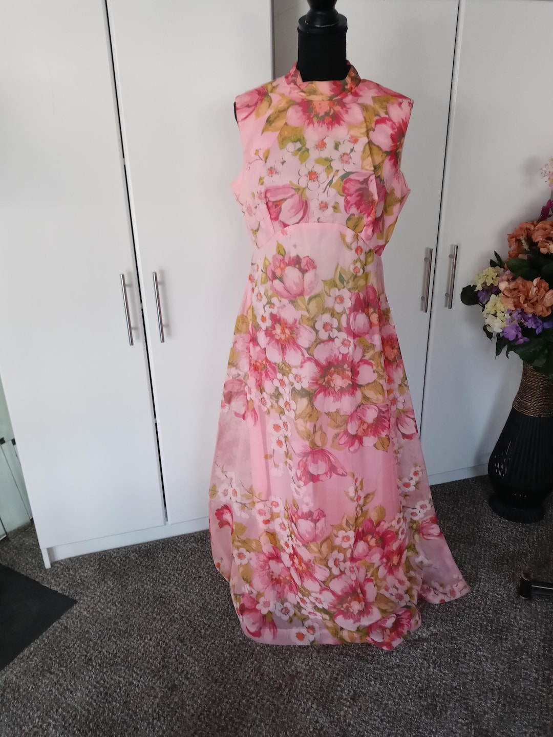 Chic Pink Dress with Lovely Flower Print