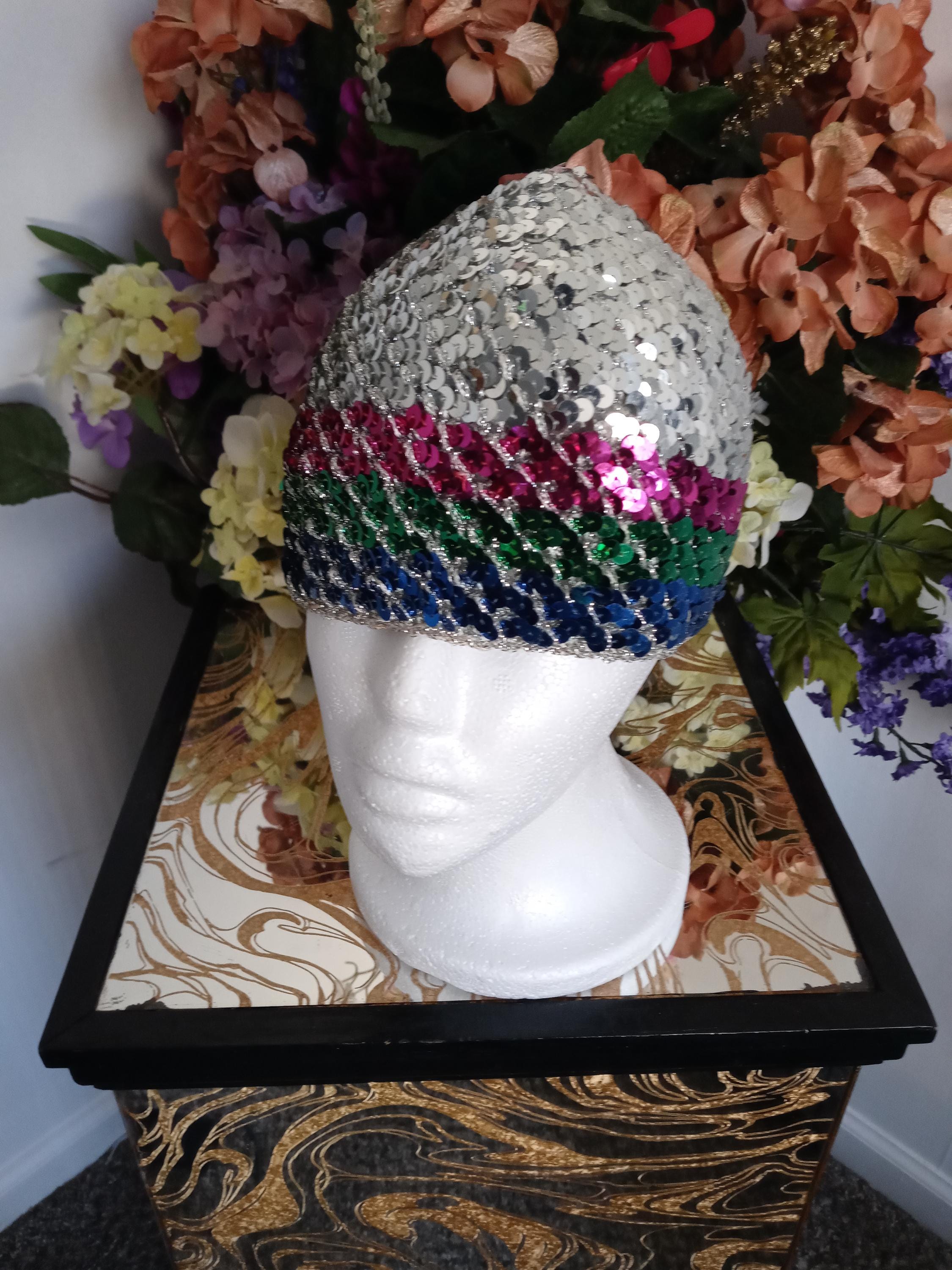 Vtg 70s Halston  Crocheted Sequin Disco Skull Cap Rare 1970s HALSTON Glossy Black Sequin Skull Cap Cloche / S  main image 4