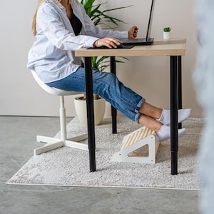 Houten voetensteun onder bureau | Ergonomische voetenbank voor thuiskantoor | Handgemaakte verstelbare houten voetsteun voor volwassenen en kinderen