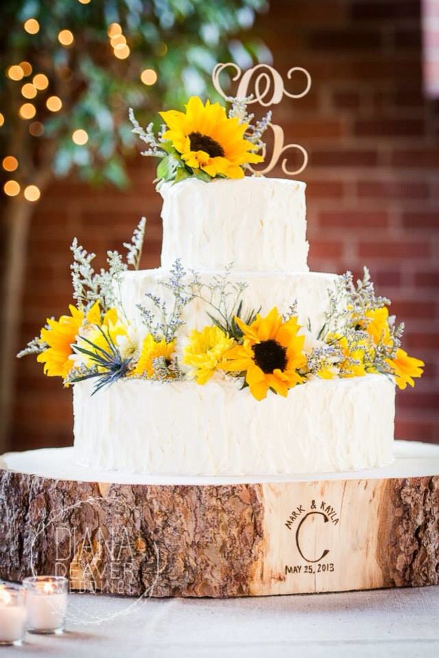Natural Wood Log Slice Table Centrepiece or Tree Bark Wedding Cake Stand Natural Wood Log Slice Table Centrepiece or Tree Bark Wedding Cake Stand