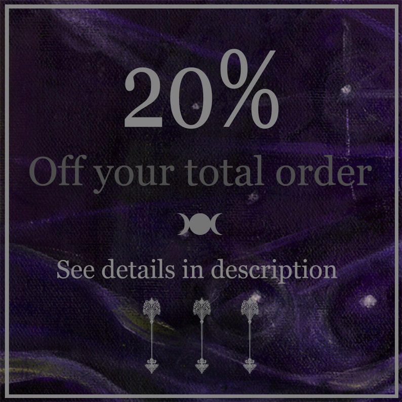 Puede incluir: Gr&aacute;fico morado y blanco con el texto "20% de descuento en tu pedido total" y un s&iacute;mbolo de luna creciente y luna llena. Tambi&eacute;n se incluye el texto "Ver detalles en la descripci&oacute;n".