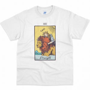 Maglietta con carta dei tarocchi della forza, Arcani Maggiori vintage, occulto mistico, regalo spirituale boho - T-shirt con stampa di alta qualità, girocollo unisex premium
