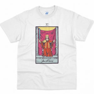 Camiseta de la Carta del Tarot de la Justicia, Arcanos Mayores Vintage, Ocultismo Místico, Regalo Espiritual Boho - Camiseta con Estampado de Alta Calidad, Cuello Redondo Unisex Premium