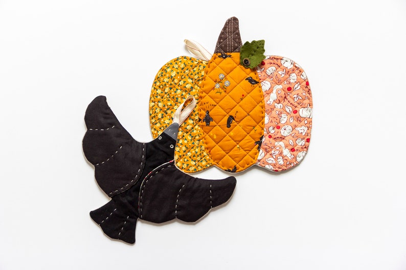 PDF Sewing Pattern- Crow Pot Holder image 6
