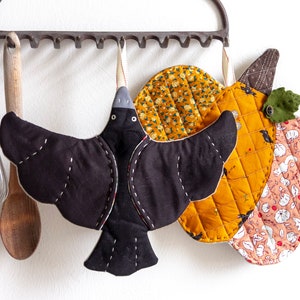 PDF Sewing Pattern- Crow Pot Holder image 4