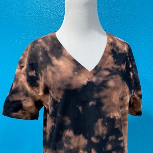 Bleach dyed v-neck fitted Black and Orange Large top!