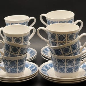 Vtg 70s Royal Tuscan Bone China “Charade” Blue White 6Coffee 6Tea Plates & Saucers
