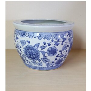 Large Vtg Blue and White Porcelain Fish Bowl Planter – 9.75" Chinoiserie Floral Cachepot – Grandmillennial Style