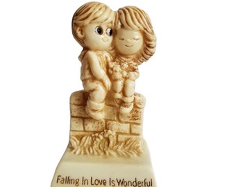 1980s Vintage Russ Berries Sweethearts Figurine FALLING in LOVE is Wonderful 712 Made in USA