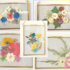 押し花ガラスゴールドフレーム - 本物のドライフラワーの壁飾り 5.25 x 7.25インチ