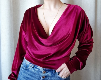 HANDGEMAAKTE magenta gedrapeerde blouse met lange mouwen | Stretchfluweel | Slow Fashion