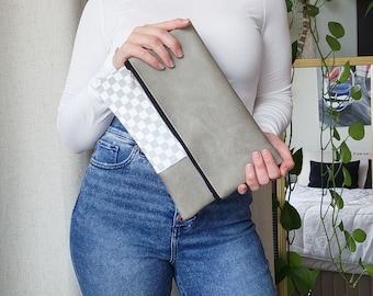 MEDIUM grijs + wit dambord vegan leren omgevouwen schoudertas