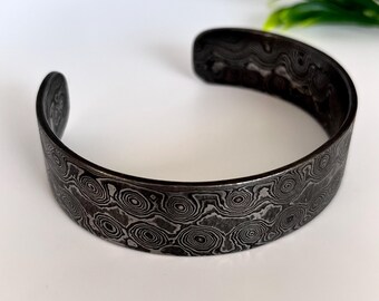 Hand forged Damascus Steel Cuff Bracelet | Hammered Viking Bangle, Valentines Day Gift for Men, 20mm Wide Bracelet