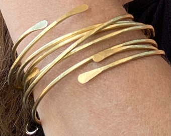 Gold Bangles - Set of 4 Open End Brass Bracelets - Hammered Smooth Notched Dimpled