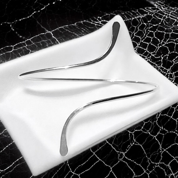 Silver Minimalist Armlet Armband Wisp Ends- Stainless Steel Upper Arm Bracelet Cuff
