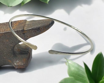 Minimalist Silver Armlet - Silver Hammered Armband - Textured Stainless Steel Upper Arm Jewelry