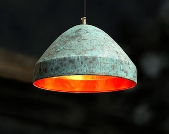 Lámpara colgante de cobre con pátina verde hecha a mano: accesorio de techo con cúpula oxidada