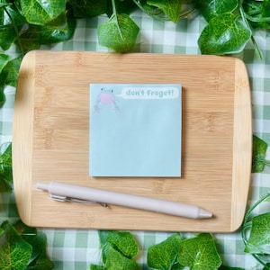 Frog Sticky Notes - 50 pages | Animal lover | Stationary | Cute, Colorful | Gift Silly Fun | Vibrant | Whites Tree Amphibian | Don’t Froget