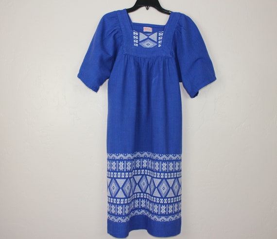Mid-Century blue Folk Huipil-style dress with whi… - image 3