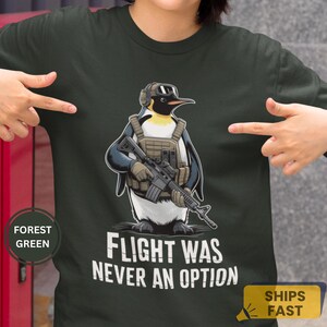 タクティカルペンギンシャツ：飛行は選択肢になかったミームTシャツ