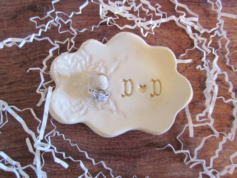 Bridesmaid gift pottery Ring Dish Wedding Gift for Couple White gold Wedding Ring holder Ring Dish Personalized Ring dish Ring holder