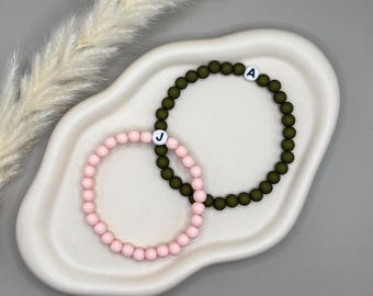 Personalisiertes Partner Armband, Armband für Paare, Geschenk Valentinstag, Geschenk Frau,  Perlen Armband mit Gravur, Jahrestag Geschenk
