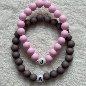 Regalo para pareja, pulsera de perlas personalizada, regalo de aniversario, pulsera de amistad personalizada, letras, joyería, cumpleaños, novia