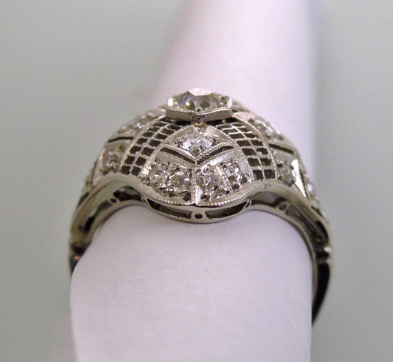 An Art Deco Ring, Platinum with Diamonds, Filigre… - image 4