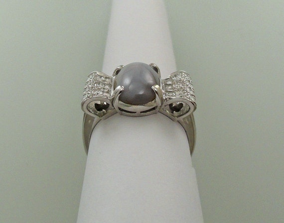 A 1940's Chic Bow Ring, White Gold with Silver-Bl… - image 4