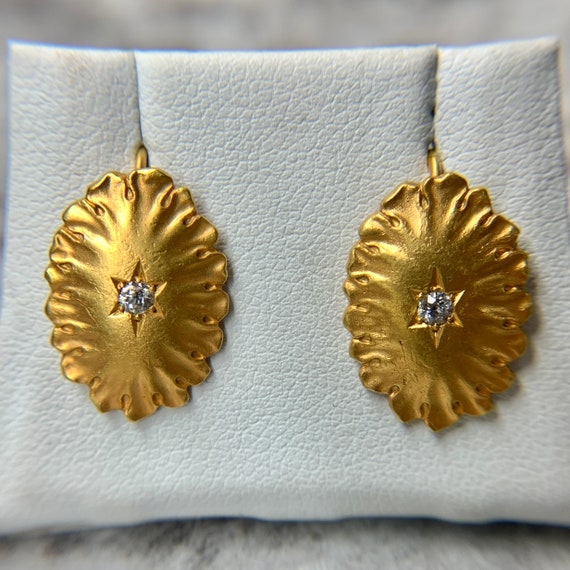Solid Gold Vintage Screw on Diamond Earrings (A25… - image 2